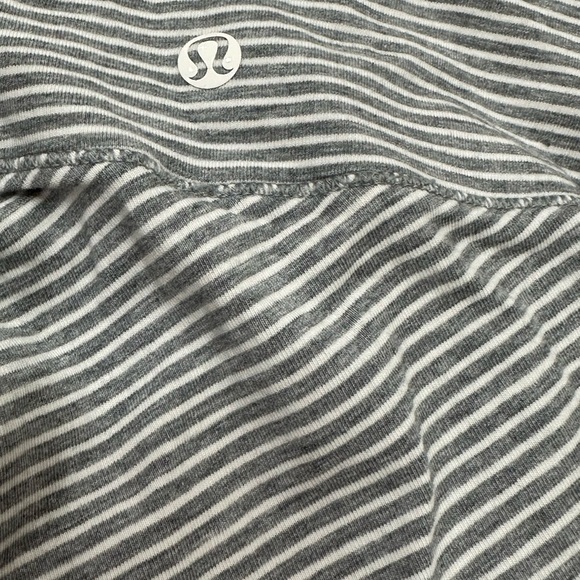 Lululemon Anytime Skirt VITASEA Size 6
Hyper Stripe Medium Grey Ghost - Picture 4 of 5